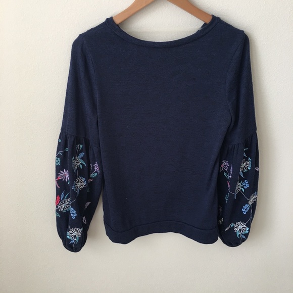 sweater - Picture 4 of 7